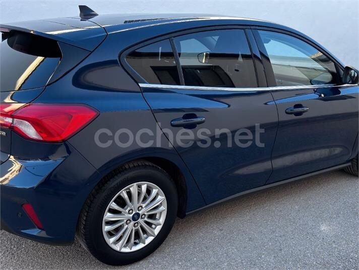 FORD Focus 1.0 Ecoboost Titanium